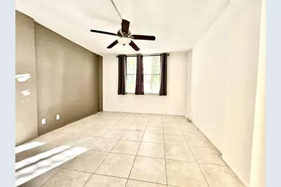 118 Royal Park Drive #Unit 2e, Oakland Park, FL 33309 - Photo 5