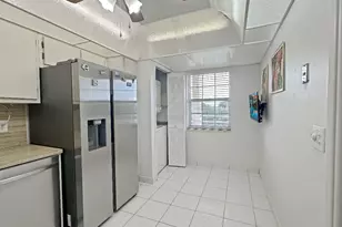 535 Oaks Dr, Pompano Beach, FL 33069 - Photo 7