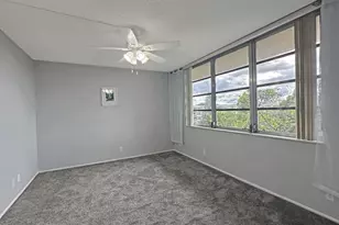 535 Oaks Dr, Pompano Beach, FL 33069 - Photo 27