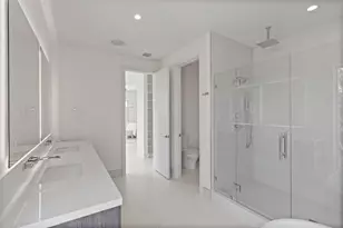 221 Shore Ct, Fort Lauderdale, FL 33308 - Photo 57