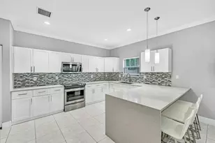 1251 NE 32nd St, Oakland Park, FL 33334 - Photo 19