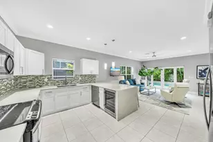 1251 NE 32nd St, Oakland Park, FL 33334 - Photo 21