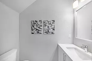 1251 NE 32nd St, Oakland Park, FL 33334 - Photo 23