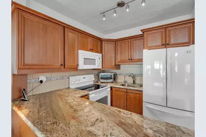 1000 SW 10th Avenue #P4, Hallandale Beach, FL 33009 - Photo 9