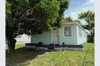 821 Rickey Jackson Boulevard, Pahokee, FL 33476 - Photo 1