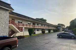 5900 NW 17th Pl, Sunrise, FL 33313 - Photo 3