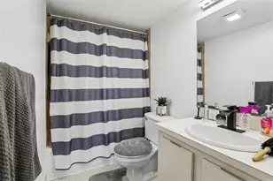 5570 NW 44th St, Lauderhill, FL 33319 - Photo 11