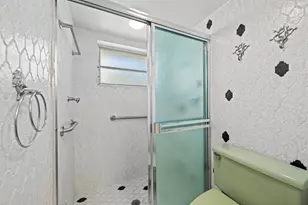 625 Oleander Dr, Hallandale Beach, FL 33009 - Photo 23