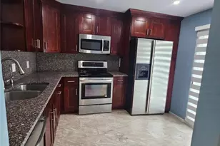 263 Deerfield Ct, West Palm Beach, FL 33411 - Photo 3