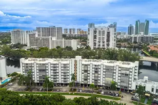 300 Diplomat Pkwy, Hallandale Beach, FL 33009 - Photo 19