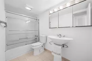 4800 Bayview Dr, Fort Lauderdale, FL 33308 - Photo 19