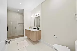 548 SE 1st Cir, Pompano Beach, FL 33060 - Photo 21