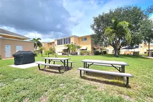 2141 NE 1st Ct, Boynton Beach, FL 33435 - Photo 25