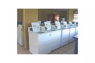 101 NE 41st St, Oakland Park, FL 33334 - Photo 17