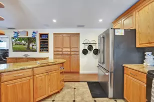 10402 NW 5th Manor, Plantation, FL 33324 - Photo 17