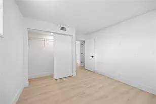 4800 E Bayview Dr Unit, Fort Lauderdale, FL 33308 - Photo 19