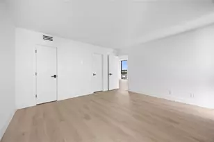 4800 E Bayview Dr Unit, Fort Lauderdale, FL 33308 - Photo 11