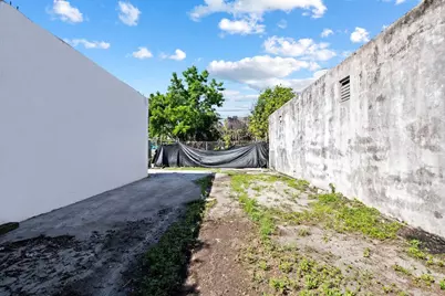 709 NW 8th Avenue, Fort Lauderdale, FL 33311 - Photo 23