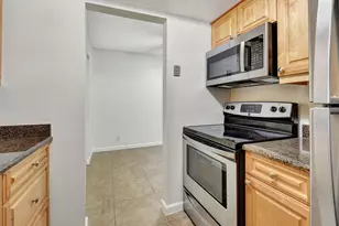 640 NE 6th Ct, Boynton Beach, FL 33435 - Photo 5