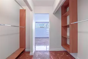 942 NE 199th St, Miami, FL 33179 - Photo 17