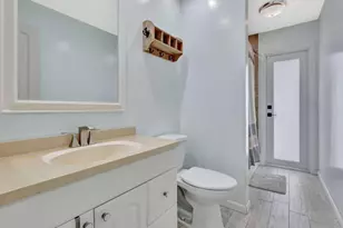 11831 NW 38th Pl, Sunrise, FL 33323 - Photo 11