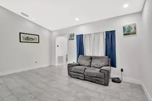 11831 NW 38th Pl, Sunrise, FL 33323 - Photo 3