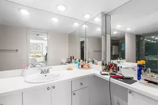 3800 Oaks Clubhouse Dr, Pompano Beach, FL 33069 - Photo 19