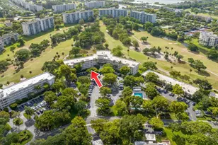 3800 Oaks Clubhouse Dr, Pompano Beach, FL 33069 - Photo 11