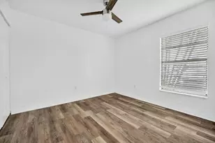 21357 NW 39th Ave, Opa Locka, FL 33055 - Photo 9