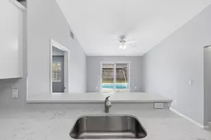 5067 Canal Cir E, Lake Worth, FL 33467 - Photo 23