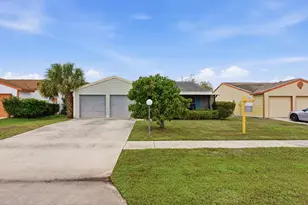 5067 Canal Cir E, Lake Worth, FL 33467 - Photo 3