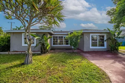 404 NW 5th Avenue, Boynton Beach, FL 33435 - Photo 1