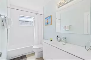 304 SE 4th St, Dania Beach, FL 33004 - Photo 13