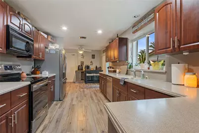 7626 NW 87th Avenue, Tamarac, FL 33321 - Photo 13