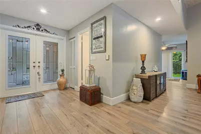 7626 NW 87th Avenue, Tamarac, FL 33321 - Photo 9