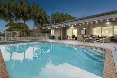 7626 NW 87th Avenue, Tamarac, FL 33321 - Photo 5