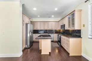 1325 Camellia Cir, Weston, FL 33326 - Photo 9