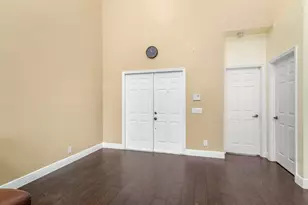 1325 Camellia Cir, Weston, FL 33326 - Photo 5