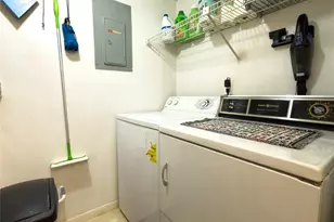 320 Knotty Pine Cir, Greenacres, FL 33463 - Photo 21