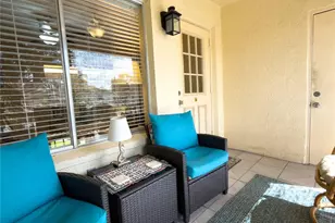 320 Knotty Pine Cir, Greenacres, FL 33463 - Photo 9