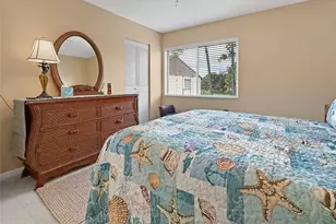 320 Knotty Pine Cir, Greenacres, FL 33463 - Photo 17