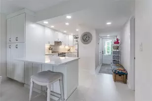 9411 N Hollybrook Lake Dr, Pembroke Pines, FL 33025 - Photo 9