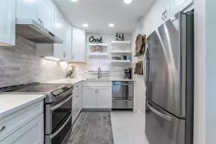 9411 N Hollybrook Lake Dr, Pembroke Pines, FL 33025 - Photo 1