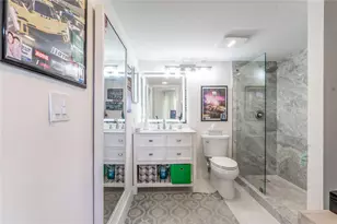 9411 N Hollybrook Lake Dr, Pembroke Pines, FL 33025 - Photo 7