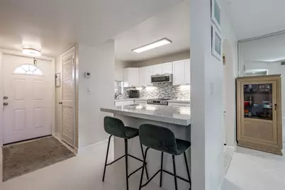 9411 N Hollybrook Lake Drive #309, Pembroke Pines, FL 33025 - Photo 9