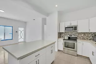16010 NE 5th Ave, Miami, FL 33162 - Photo 5