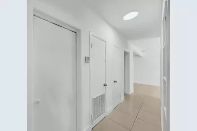 16010 NE 5th Avenue, Miami, FL 33162 - Photo 23