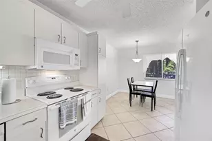 10133 NW 24th Pl, Sunrise, FL 33322 - Photo 3