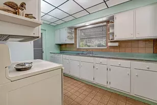 1122 Beach Rd, Riviera Beach, FL 33404 - Photo 11