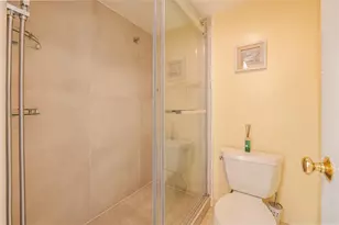 6010 S Falls Cir Dr, Lauderhill, FL 33319 - Photo 19